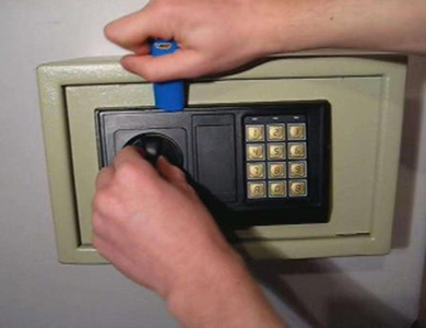 秀峰24小时上门开锁公司